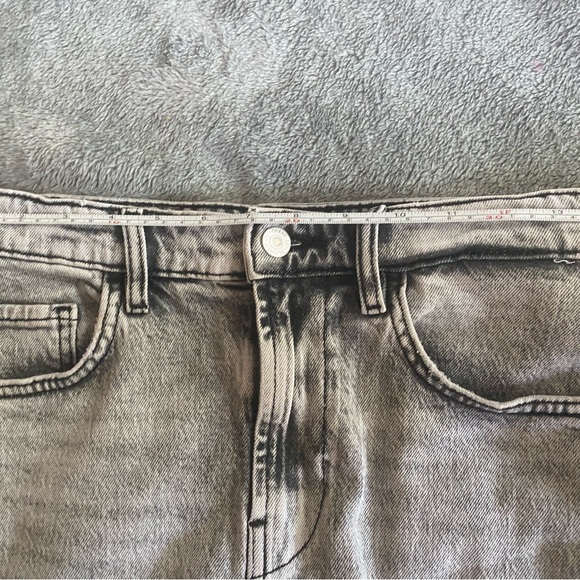 NWOT! GUESS Denim skirts Sz 28 - Picture 15 of 17